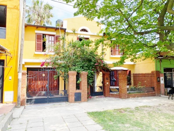 RETSADA CASA EN VENTA  ZONA BLAS PARERA Y DON BOSCO