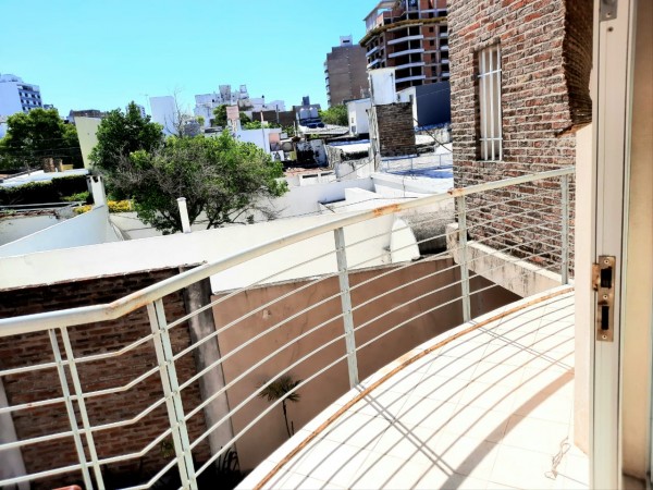 SE VENDE CASA ZONA CENTRO-PARQUE