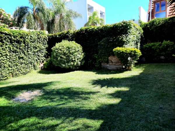 SE VENDE CASA ZONA CENTRO-PARQUE