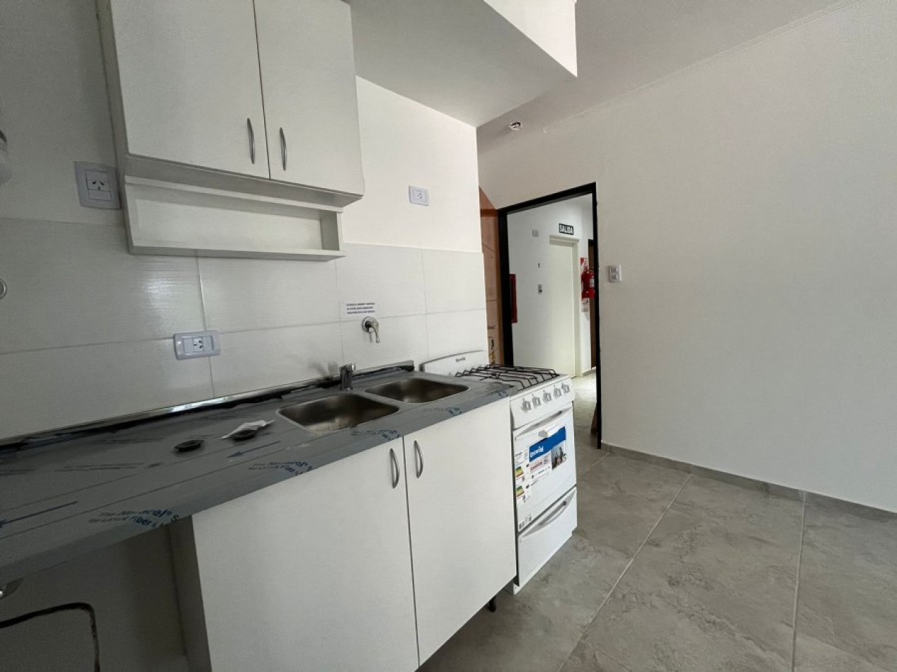 SE VENDE MONOAMBIENTE ZONA PLAZA SAENZ PEÑA