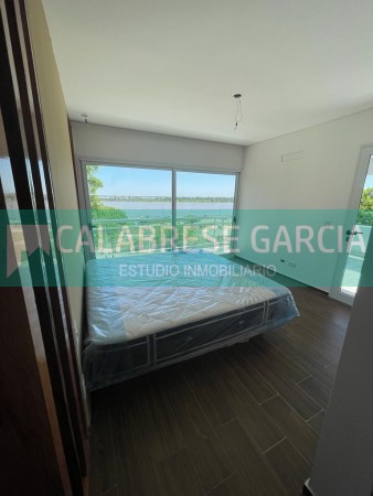 SE VENDE CASA A ESTRENAR PUERTO URQUIZA