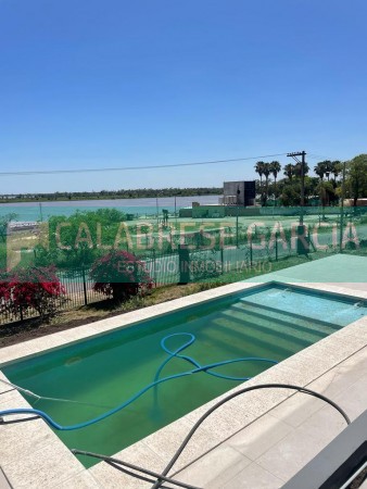 SE VENDE CASA A ESTRENAR PUERTO URQUIZA