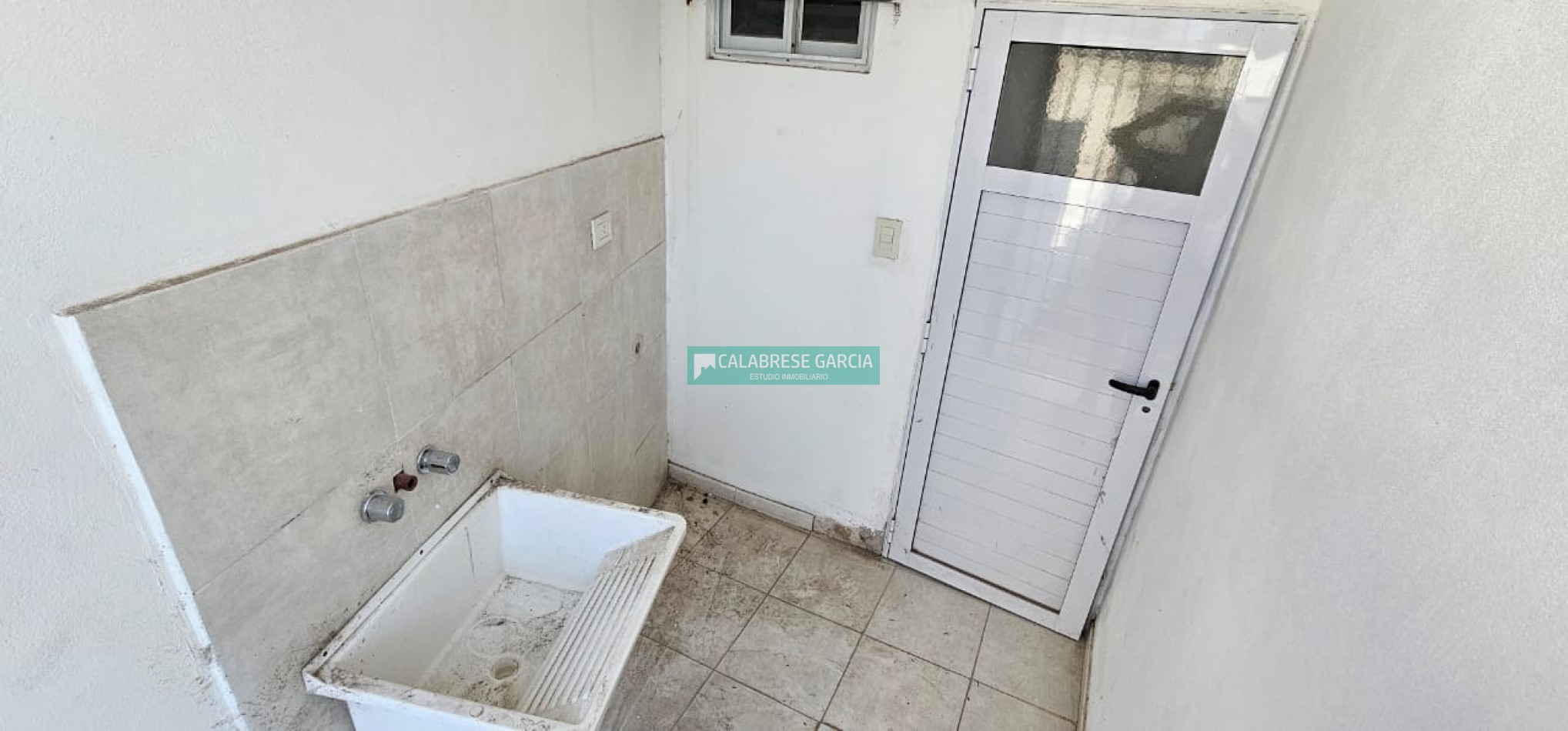 SE VENDE CASA A ESTRENAR ZONA CIRCUNVALACION Y CHURRUARIN