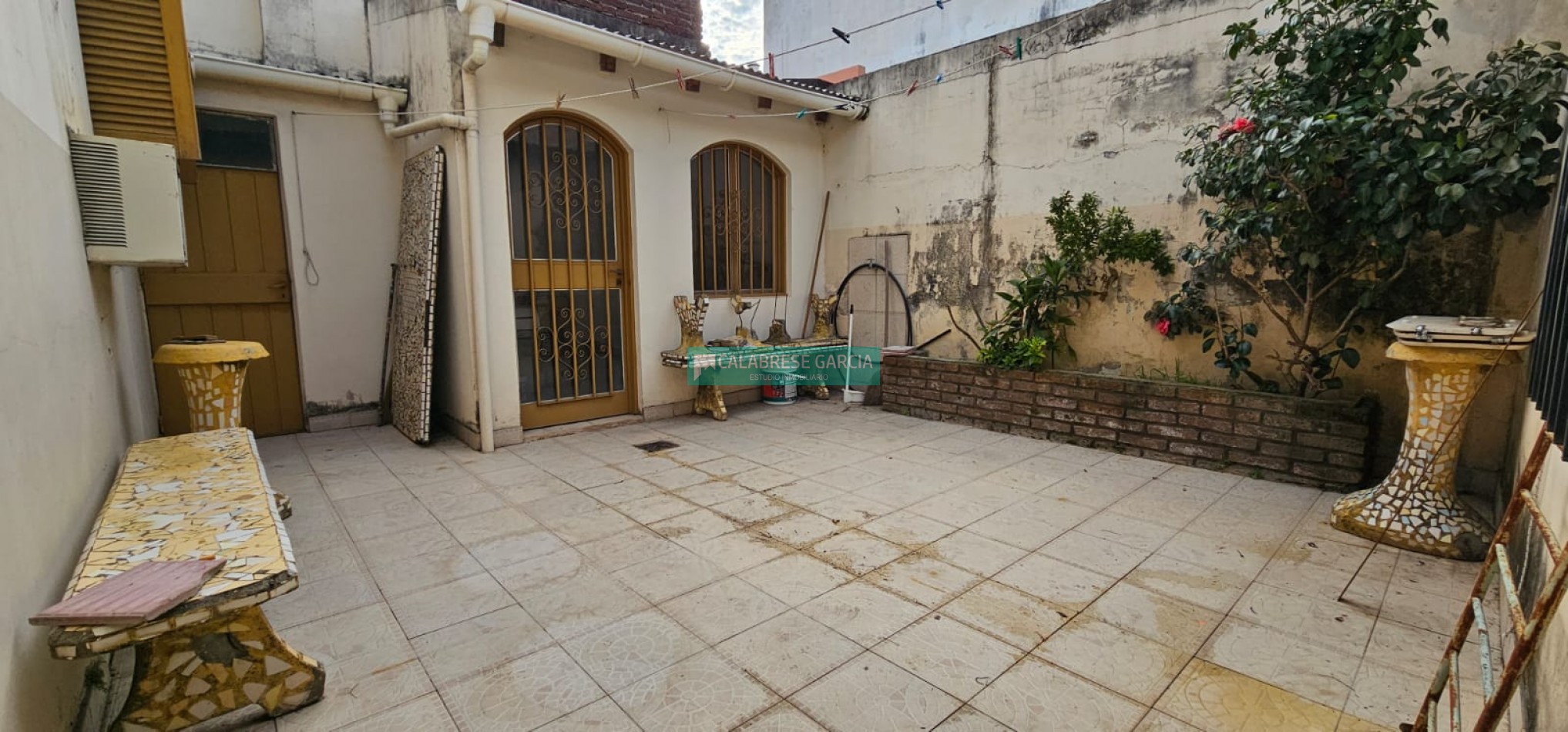 SE VENDE CASA EN UNA SOLA PLANTA ZONA BULEVARES