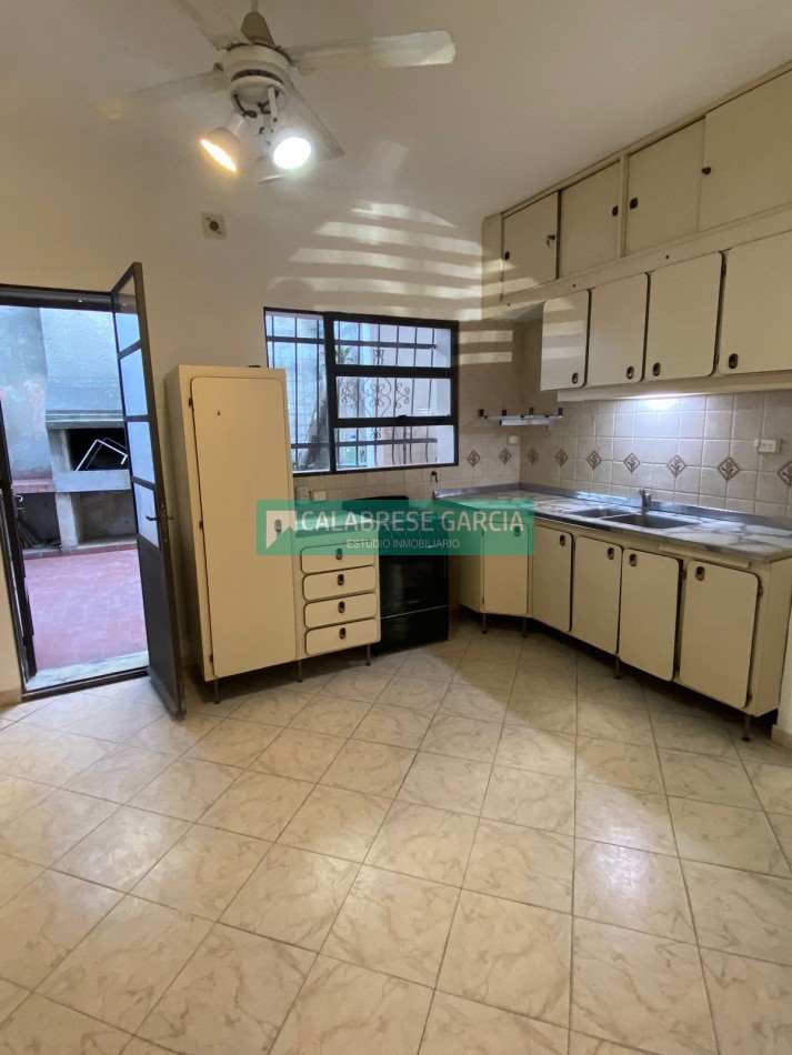 SE VENDE CASA ZONA MICRO CENTRO